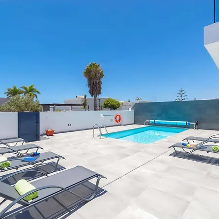 Delmeza By וילה פוארטו קאלרו